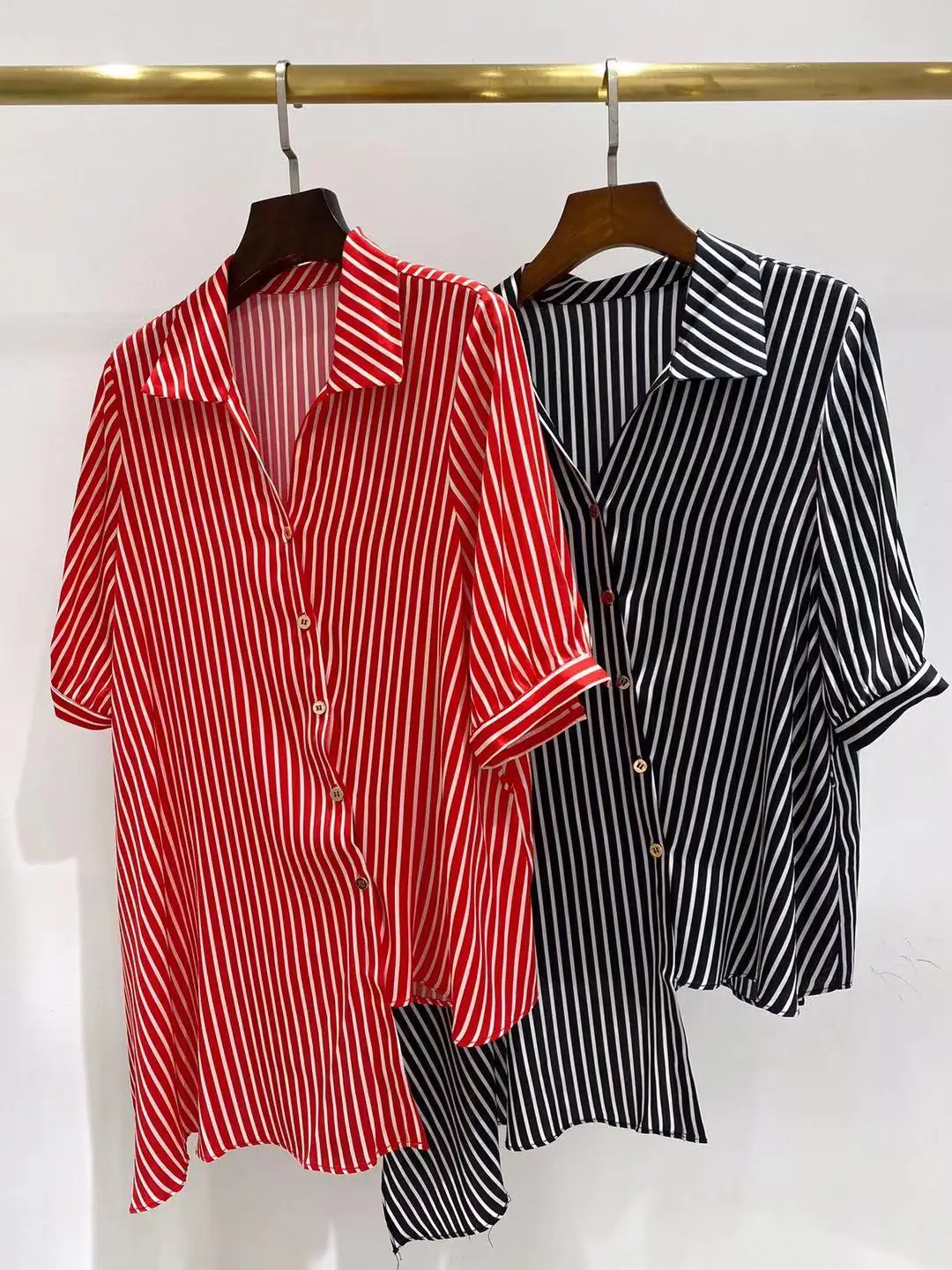 Fashion Women's Silk Blouses & Shirts 2021 Runway Luxury Stripes Brand European Design Party style Ladies Asymmetric Blouse
Fashion Women's Silk Blouses & Shirts 2021 Runway Luxury Stripes Brand European Design Party style Ladies Asymmetric Blouse