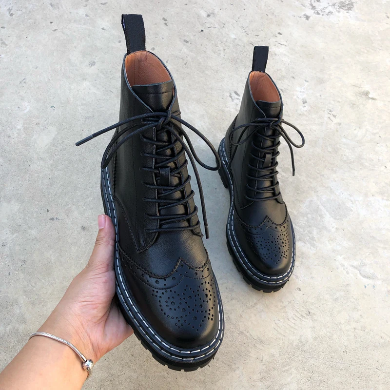 Genuine Leather Boots Women Hollow Out Flowers Brogues Platformed Street Marteens Boots Women Biker Botas Mujer Winter New Boots
Genuine Leather Boots Women Hollow Out Flowers Brogues Platformed Street Marteens Boots Women Biker Botas Mujer Winter New Boots