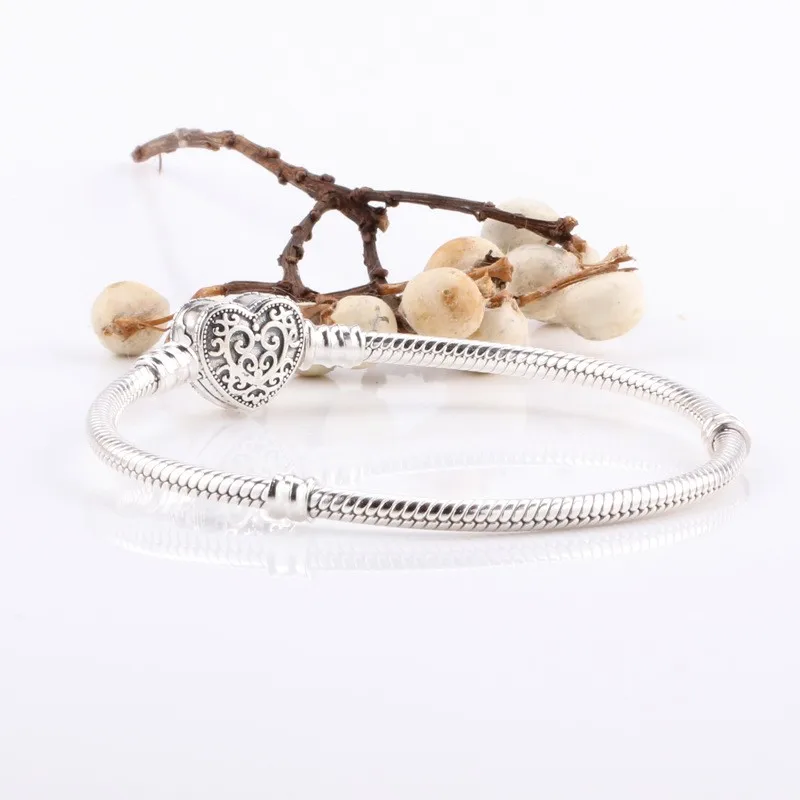 100% 925 Sterling Silver Pan Bracelet Heart Shaped Texture Pan Bracelet Fit European Charm Bracelets Women Jewelry
100% 925 Sterling Silver Pan Bracelet Heart Shaped Texture Pan Bracelet Fit European Charm Bracelets Women Jewelry