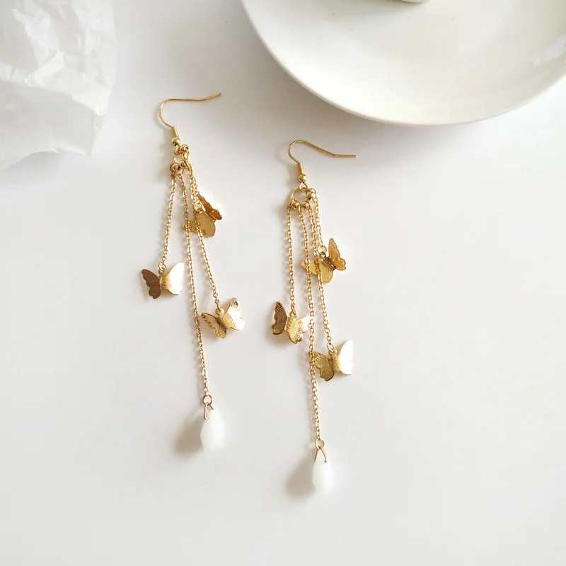 Vintage Dangle Temperament Jewelry For Women Long Chain Gold Butterfly Pearl Pendant Retro Drop Earrings
Vintage Dangle Temperament Jewelry For Women Long Chain Gold Butterfly Pearl Pendant Retro Drop Earrings