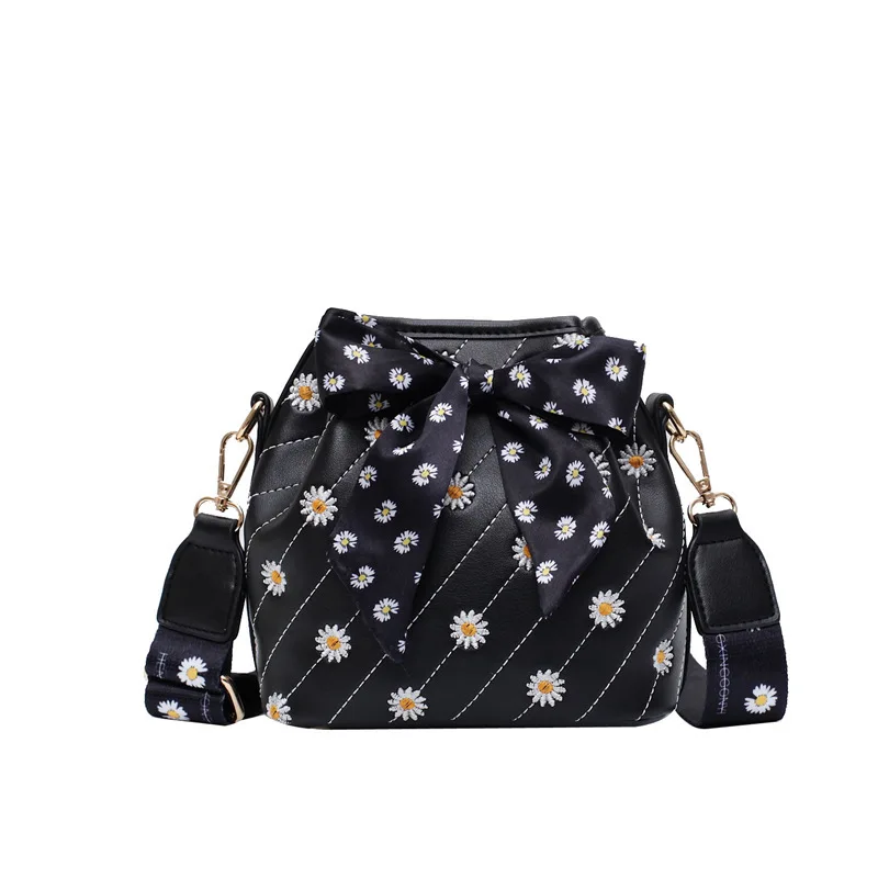 2021 New Arrival Women Shoulder Bag For Female PU Leather Little Daisy Bow Decoration Design Fashion Girl’s Daily Use Bucket Bag
2021 New Arrival Women Shoulder Bag For Female PU Leather Little Daisy Bow Decoration Design Fashion Girl’s Daily Use Bucket Bag