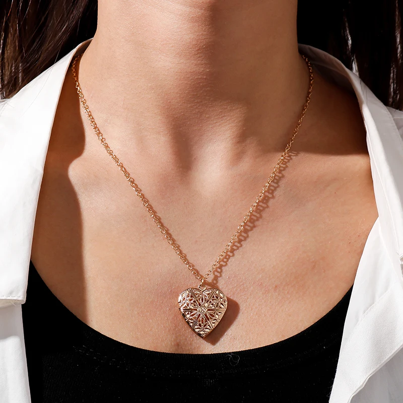 Fashion Hollow Wedding Love Heart Necklaces Pendants for Women Gold Color Chains Necklaces Girls Valentine's Day Gifts Jewelry
Fashion Hollow Wedding Love Heart Necklaces Pendants for Women Gold Color Chains Necklaces Girls Valentine's Day Gifts Jewelry