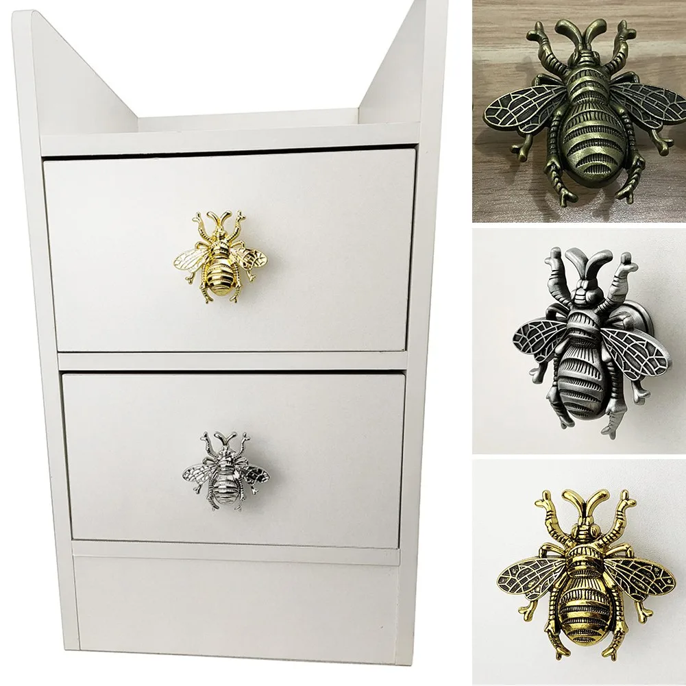 Vintage Bee-shaped Wardrobe Knob Zinc Alloy Furniture Handles Door Knobs Drawer Cabinet Handles Pulls Home Hardware Handle Pull
Vintage Bee-shaped Wardrobe Knob Zinc Alloy Furniture Handles Door Knobs Drawer Cabinet Handles Pulls Home Hardware Handle Pull