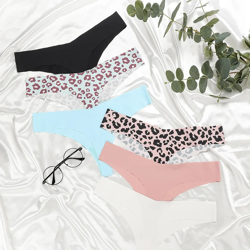 Traceless one piece large ice silk quick drying women's briefs pure cotton underwear women's underwear
Traceless one piece large ice silk quick drying women's briefs pure cotton underwear women's underwear
