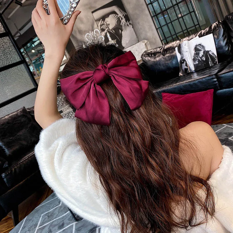Elegant Ribbon Velvet Bow Hairpins Rhinestone Hair Clips Barrettes Crystal Hairgrips For Women Girls 2021 Hair Accessories
Elegant Ribbon Velvet Bow Hairpins Rhinestone Hair Clips Barrettes Crystal Hairgrips For Women Girls 2021 Hair Accessories