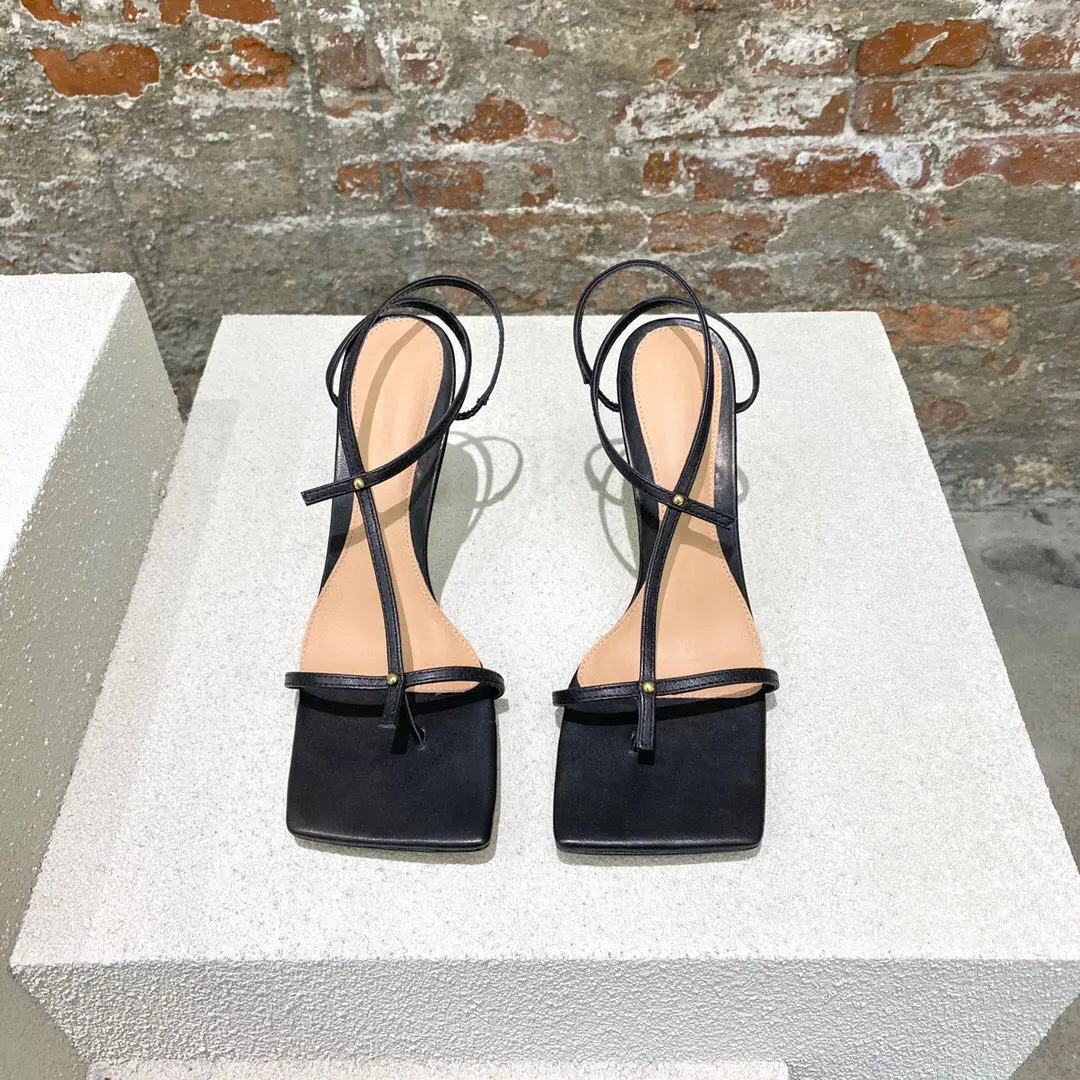 sexy lady fashion Casual Designer women sandals black leather Criss Cross strappy high heels middle heeled shoes
sexy lady fashion Casual Designer women sandals black leather Criss Cross strappy high heels middle heeled shoes