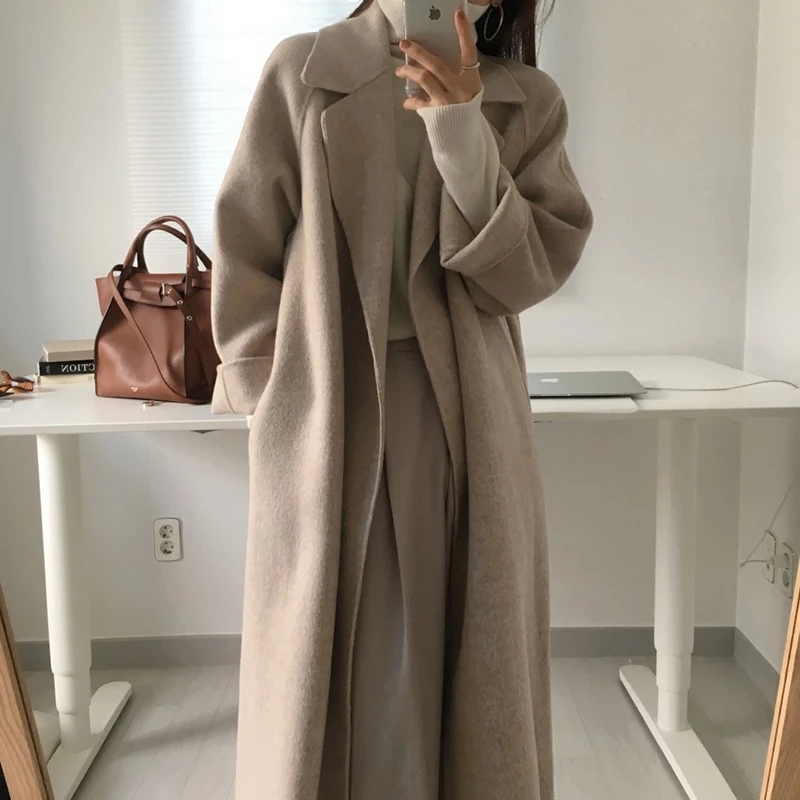 Women Autumn Winter Outerwear 2021 Elegant Solid Long Wool Coat With Belt Chic Long Sleeve Pockets Loose Overcoat
Women Autumn Winter Outerwear 2021 Elegant Solid Long Wool Coat With Belt Chic Long Sleeve Pockets Loose Overcoat