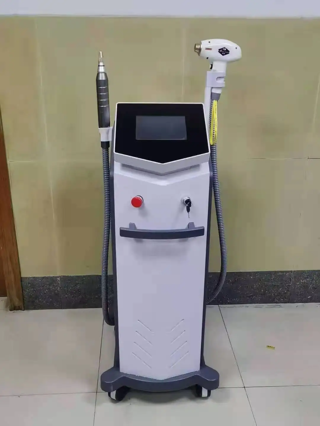755,1064,808 THREE WavelengthHair Removal IPL SHR Machine+ ND YAG Machine / Laser+picosecond Tattoo Removal Machine +808nm Diode
755,1064,808 THREE WavelengthHair Removal IPL SHR Machine+ ND YAG Machine / Laser+picosecond Tattoo Removal Machine +808nm Diode