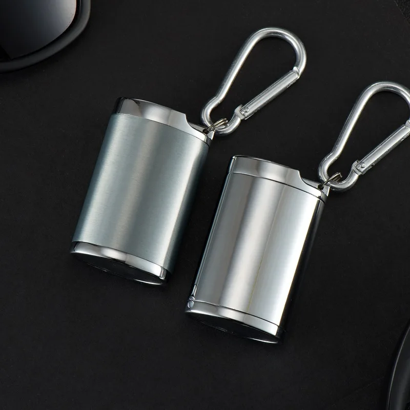 Portable Ashtray Keychain Outdoor Carabiner Mini Ashtray Cigarette Cigarette Box Metal Alloy Cigar Mountaineering Enthusiasts
Portable Ashtray Keychain Outdoor Carabiner Mini Ashtray Cigarette Cigarette Box Metal Alloy Cigar Mountaineering Enthusiasts