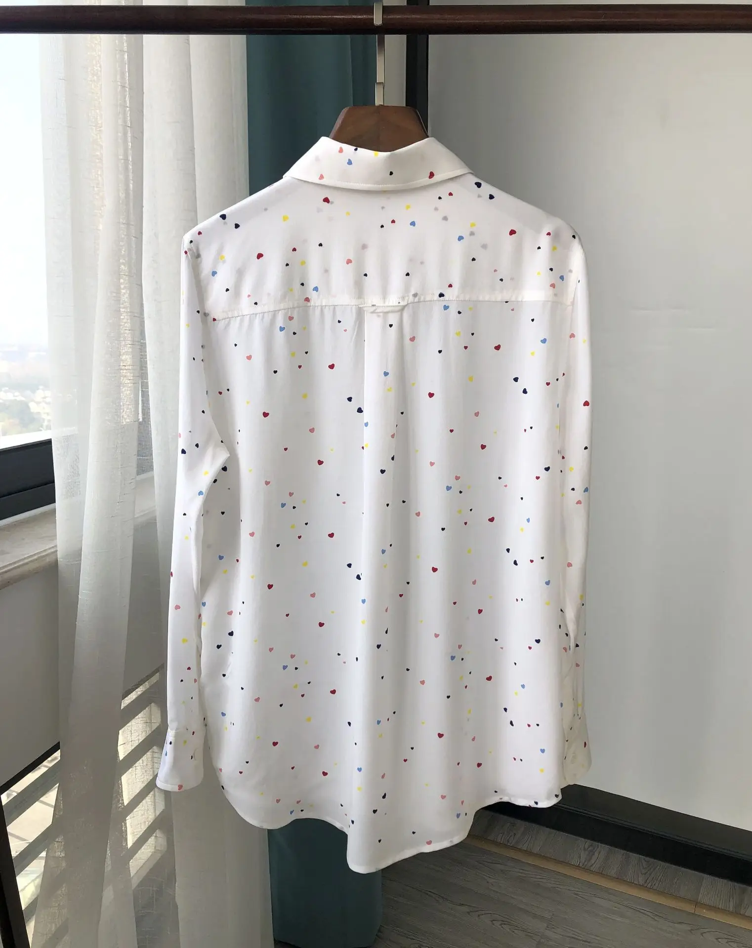 Early Autumn Women White Shirt 100% 18mm Silk Ladies Colorful Heats Long Sleeve Office Work Blouses Pocket Tops Female Clothes
Early Autumn Women White Shirt 100% 18mm Silk Ladies Colorful Heats Long Sleeve Office Work Blouses Pocket Tops Female Clothes