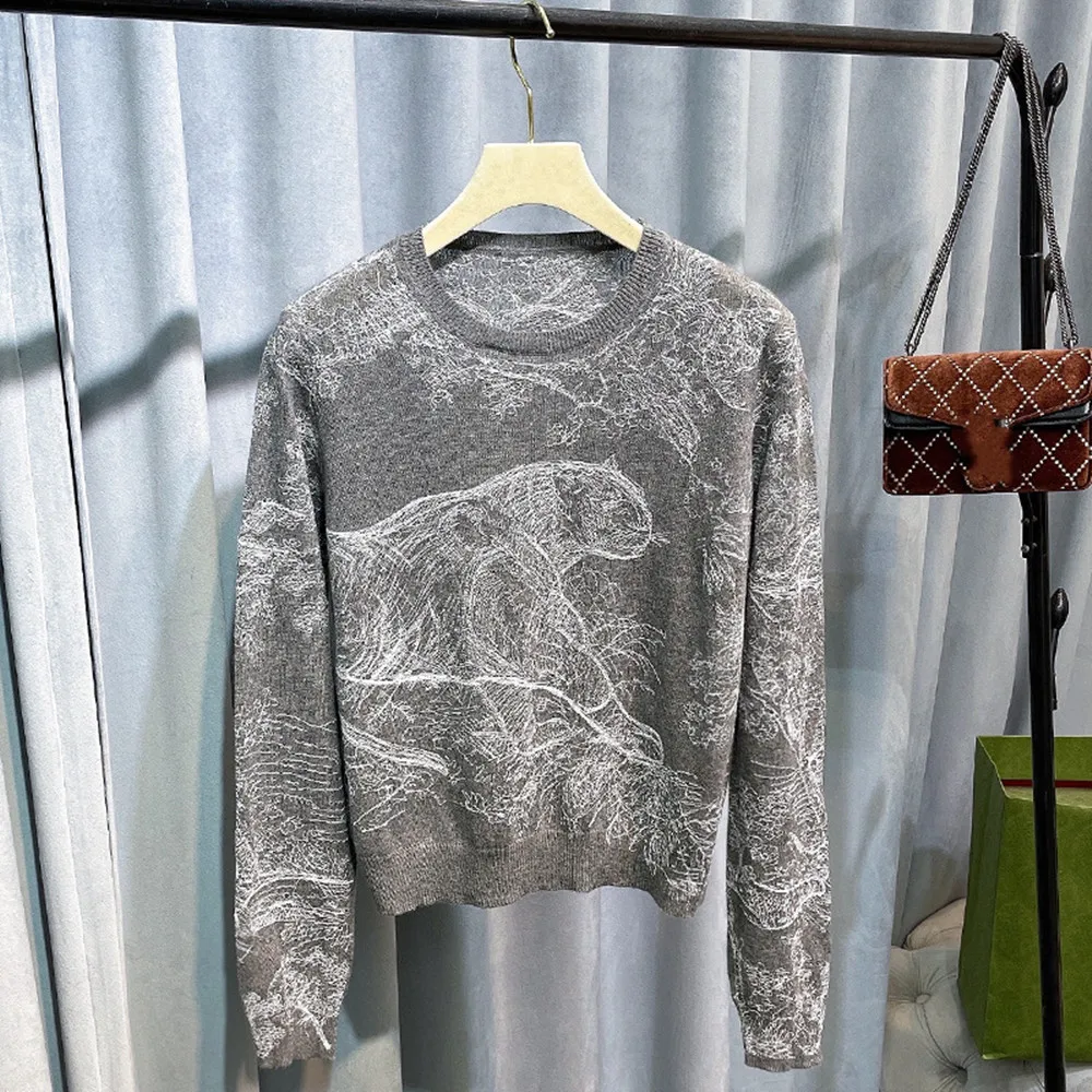 Autumn New Designer Women's High Quality 94% Cashmere Sweaters Chic animal embroidery Pullovers Top B497
Autumn New Designer Women's High Quality 94% Cashmere Sweaters Chic animal embroidery Pullovers Top B497