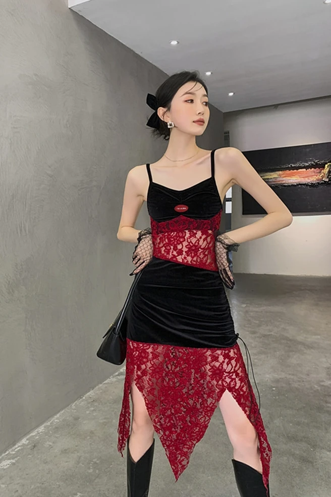 LANMREM Velvet Stitching Lace Irregular Suspender Dress Women's Slim 2021 Spring Autumn Dresses Ladies Party Dress 2D1299
LANMREM Velvet Stitching Lace Irregular Suspender Dress Women's Slim 2021 Spring Autumn Dresses Ladies Party Dress 2D1299