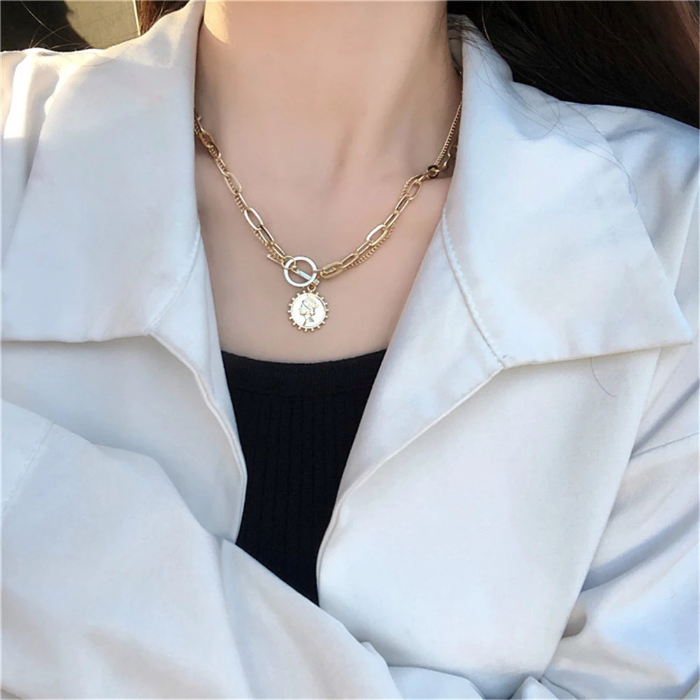 Simple OT Buckle Coin Pendant Clavicle Chain Beauty Avatar Multilayer Necklace Trend Party Chokers Fashion Jewelry for Friends
Simple OT Buckle Coin Pendant Clavicle Chain Beauty Avatar Multilayer Necklace Trend Party Chokers Fashion Jewelry for Friends