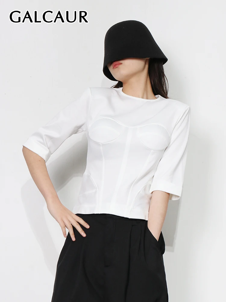 Женская футболка с круглым вырезом, полурукавом и молнией
Женская футболка с круглым вырезом, полурукавом и молнией