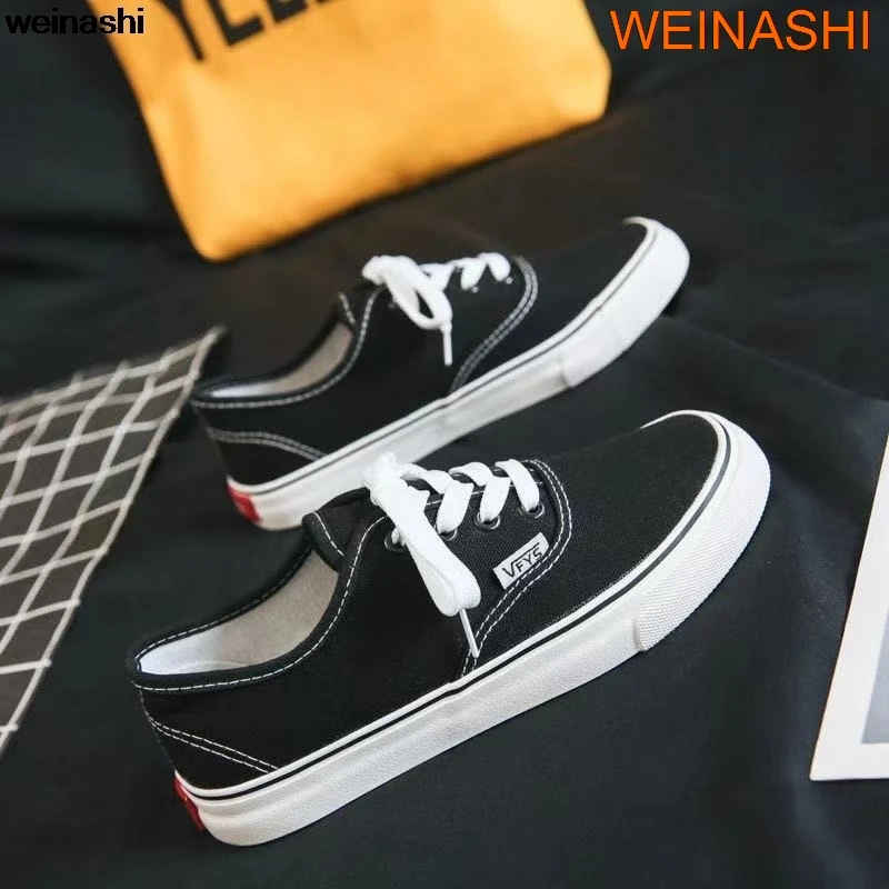 Black And White Checkerboard Plaid Canvas Shoes Spring Slip-on For Female Lovers To Match Korean Edition Student
Black And White Checkerboard Plaid Canvas Shoes Spring Slip-on For Female Lovers To Match Korean Edition Student