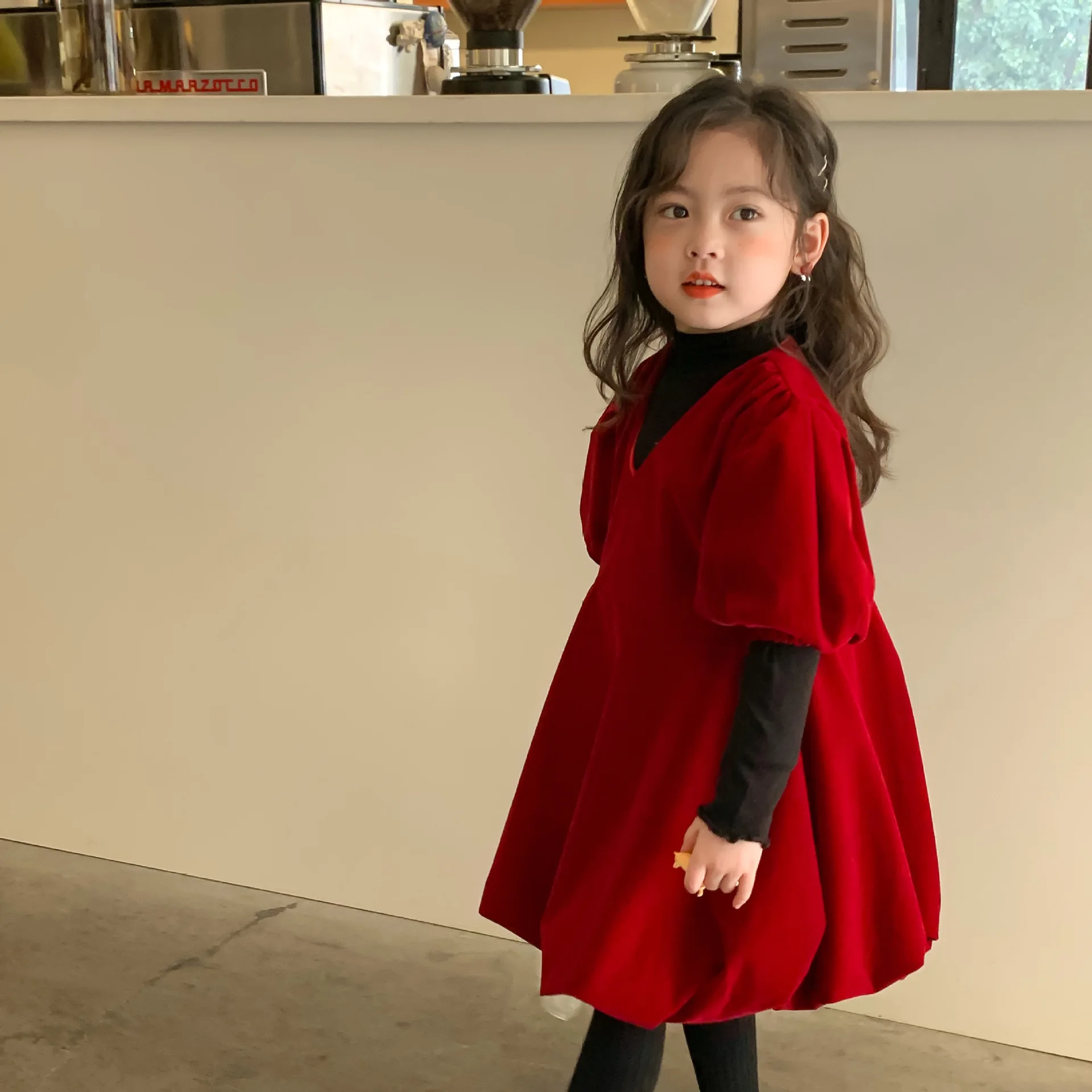 2021 spring new children's clothing dress girls V-neck plus velvet dress velvet dress Puff sleeve dress
2021 spring new children's clothing dress girls V-neck plus velvet dress velvet dress Puff sleeve dress