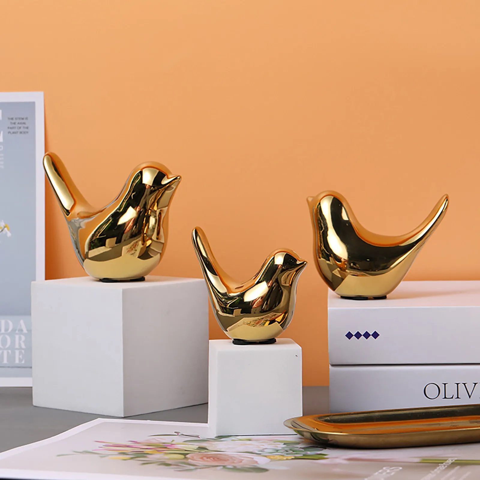 2021 Bird Figurine 3 Sizes Nordic Ceramic Gold Animal Statue jewelry Home Decoration Living Room Table Decoration
2021 Bird Figurine 3 Sizes Nordic Ceramic Gold Animal Statue jewelry Home Decoration Living Room Table Decoration