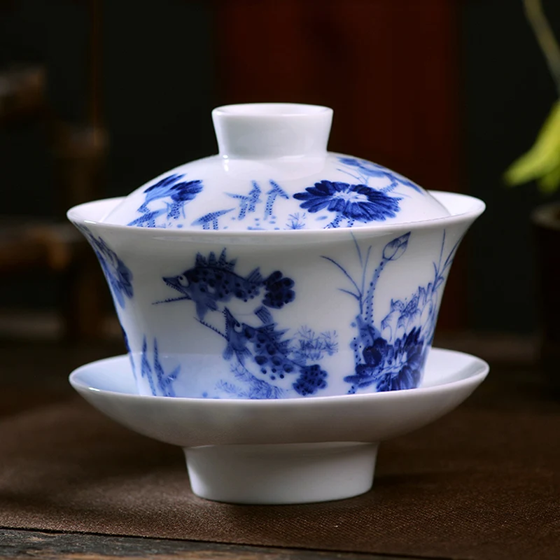 

Jingdezhen Ceramic Tea Bowl Blue and White Porcelain Tea Tureen Master Cup Creative Teaware Kung Fu Tea Set Gaiwan Decoration