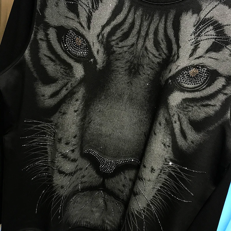 Men's European station 2020 personality trend Tiger print hot drill handsome autumn new leisure long sleeve hoodie trend 
Men's European station 2020 personality trend Tiger print hot drill handsome autumn new leisure long sleeve hoodie trend