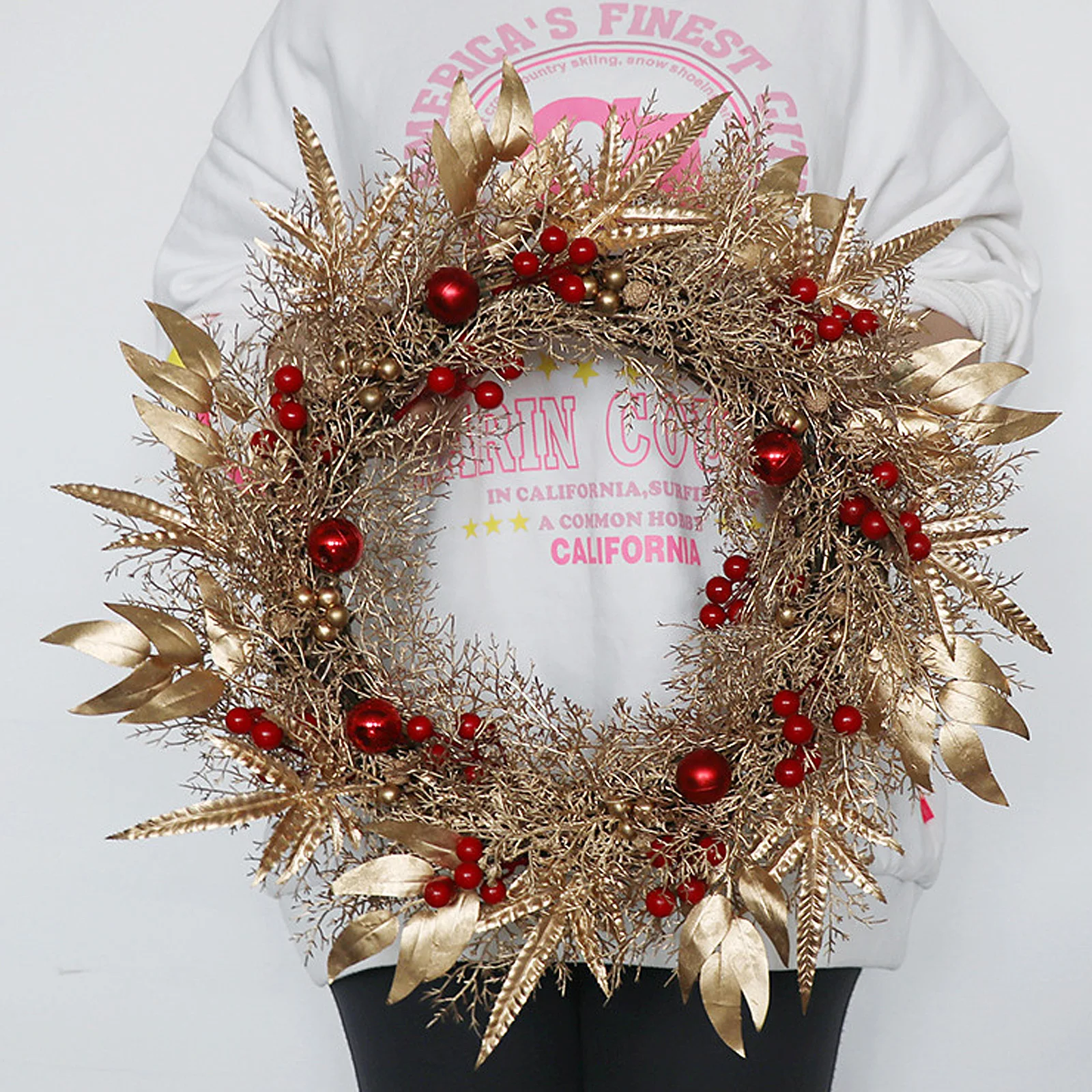 Simulation Flower Red Berry Pendant Festive Supplies Christmas Wreath Gift 50cm Wall Hanging Garden Decor Artificial Flowers
Simulation Flower Red Berry Pendant Festive Supplies Christmas Wreath Gift 50cm Wall Hanging Garden Decor Artificial Flowers
