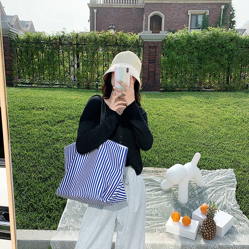 New 2020 Shoulder Trend Canvas Bags Girl Top-Handle Classic High Quality Women Lady Handbags Fashion Tote Famale For Women 
New 2020 Shoulder Trend Canvas Bags Girl Top-Handle Classic High Quality Women Lady Handbags Fashion Tote Famale For Women