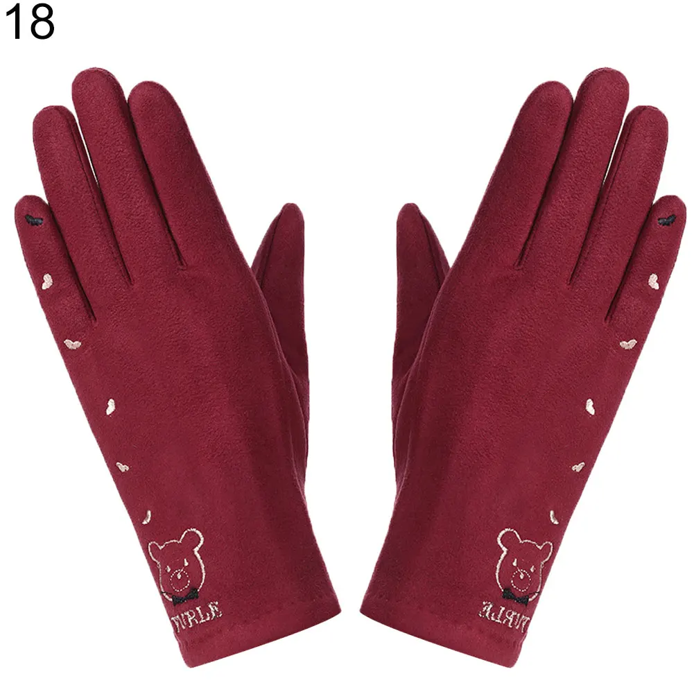 Vintage Suede Embroidery Touch Screen Head Warm Winter Full Finger Woman Gloves Warm Outdoor Windproof Clothing Accessory
Vintage Suede Embroidery Touch Screen Head Warm Winter Full Finger Woman Gloves Warm Outdoor Windproof Clothing Accessory