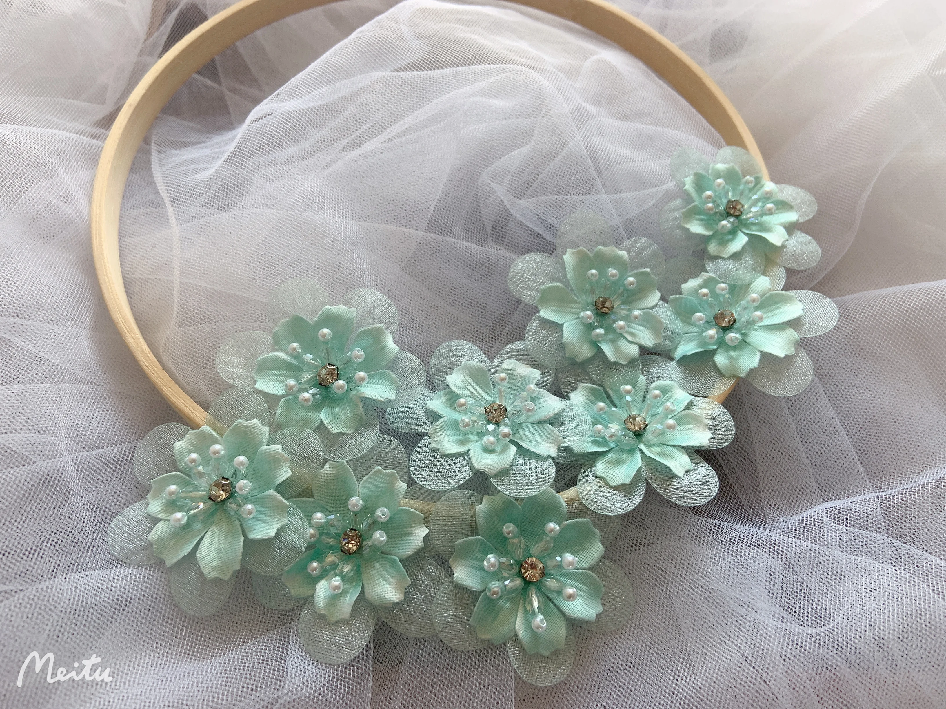 5 PCS Mint Green Handcrafted Flowers Applique, Handmade Floral with Beads, Organza Patch for Clothing DIY,Wedding Sewing,Dance
5 PCS Mint Green Handcrafted Flowers Applique, Handmade Floral with Beads, Organza Patch for Clothing DIY,Wedding Sewing,Dance