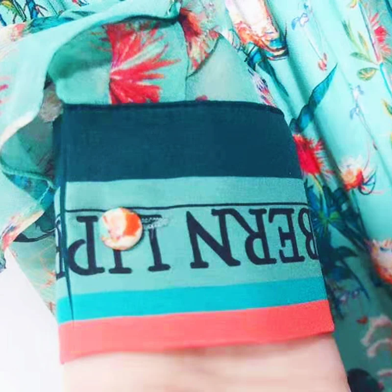 VERDEJULIAY European Runway Designer Vintage Dresses Women 2020 Spring High Quality Pure Silk Ruffled Midi Floral Print Dress
VERDEJULIAY European Runway Designer Vintage Dresses Women 2020 Spring High Quality Pure Silk Ruffled Midi Floral Print Dress