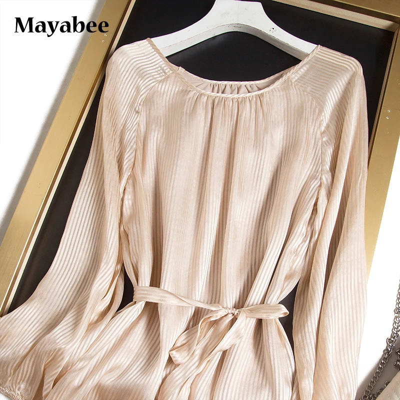 Classic Vertical Stripes Round Neck Silk Long-Sleeved Dress Belt Lantern Sleeves Spring 2021 New Women's Skirt
Classic Vertical Stripes Round Neck Silk Long-Sleeved Dress Belt Lantern Sleeves Spring 2021 New Women's Skirt