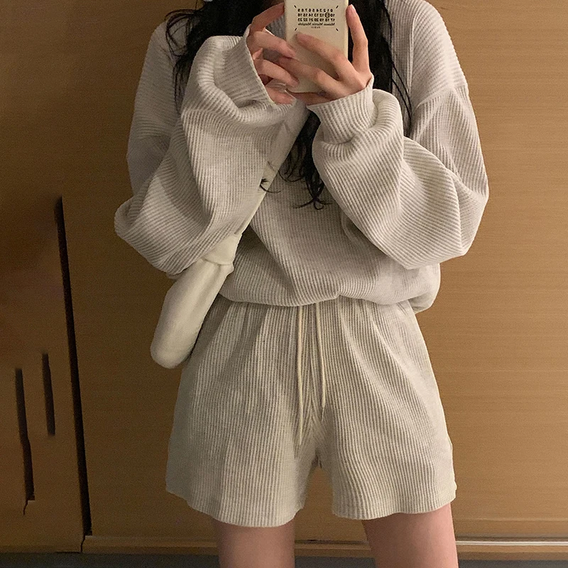 Костюм спортивный женский Повседневный свободного покроя, комплект из двух предметов, пуловер, худи, куртка с широкими штанинами, весна 2021
Костюм спортивный женский Повседневный свободного покроя, комплект из двух предметов, пуловер, худи, куртка с широкими штанинами, весна 2021