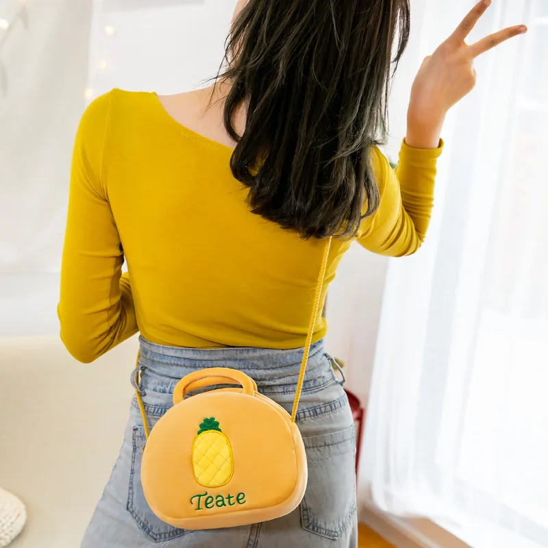 Женская сумка из искусственного кролика, 20-28 см
Женская сумка из искусственного кролика, 20-28 см