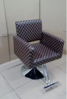 Hairdressing chair factory barber chair can be put down hair salon barber shop chair hair cutting chair barber chair
Hairdressing chair factory barber chair can be put down hair salon barber shop chair hair cutting chair barber chair