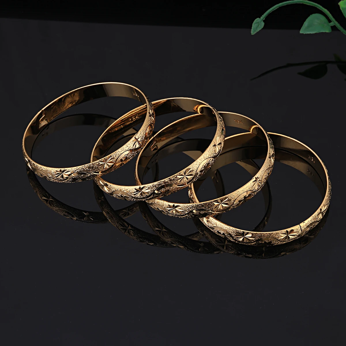 4pcs Fashion Dubai Bangle Gold Color Ethiopian Bracelet for Women Africa Arab Jewelry
4pcs Fashion Dubai Bangle Gold Color Ethiopian Bracelet for Women Africa Arab Jewelry