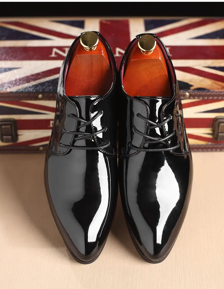 Korean version personality pointy men's shoes British summer breathable stylist leisure shoes
Korean version personality pointy men's shoes British summer breathable stylist leisure shoes