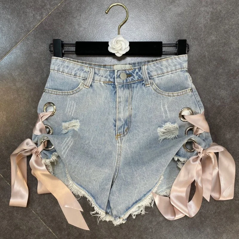 Style Korean Summer 2022 New Womens Fashion Denim Shorts Pockets Hole Casual Office Lady Classic Elegant Concise Vintage Shorts
Style Korean Summer 2022 New Womens Fashion Denim Shorts Pockets Hole Casual Office Lady Classic Elegant Concise Vintage Shorts
