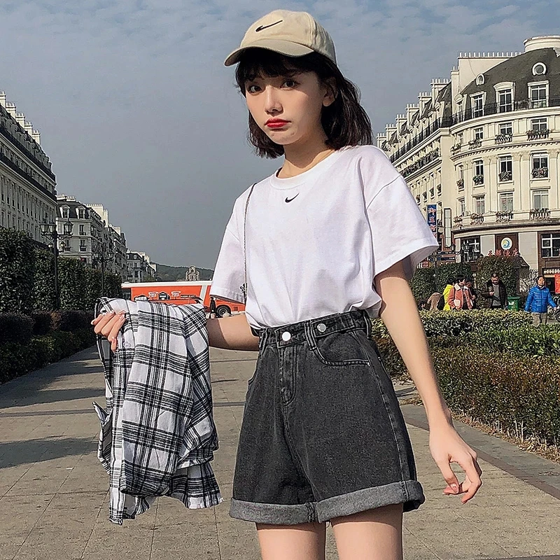 New Summer Women High Waist Button Wigh Leg Jeans Shorts Casual Female Loose Fit Blue Denim Shorts
New Summer Women High Waist Button Wigh Leg Jeans Shorts Casual Female Loose Fit Blue Denim Shorts