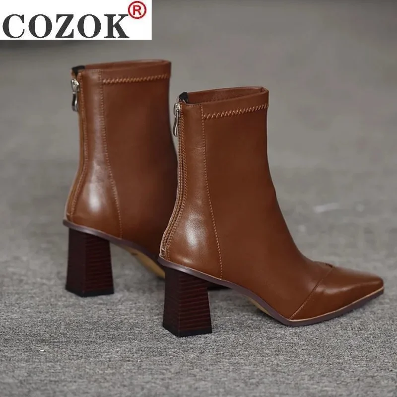 New Genuine Leather Ankle Boots 2021 Square Toe Boots Rubber Riding Women's Shoes Women Chunky High Heel Zipper Winter Boots
New Genuine Leather Ankle Boots 2021 Square Toe Boots Rubber Riding Women's Shoes Women Chunky High Heel Zipper Winter Boots
