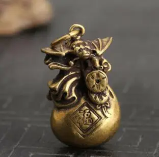 Chinese Collection Asian Bat Fortune Bag Key Buckle Pendant Exquisite Small Statues
Chinese Collection Asian Bat Fortune Bag Key Buckle Pendant Exquisite Small Statues
