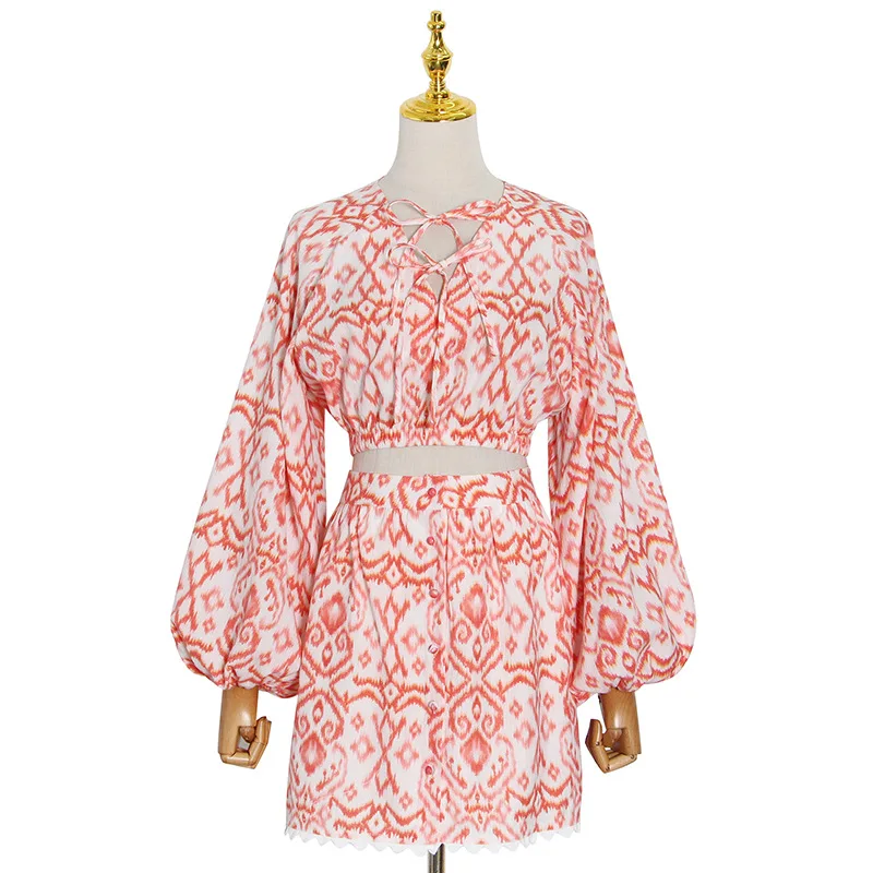 Spot summer new umbilical sexy v-neck printed lantern sleeve skirt Outfits women tide
Spot summer new umbilical sexy v-neck printed lantern sleeve skirt Outfits women tide