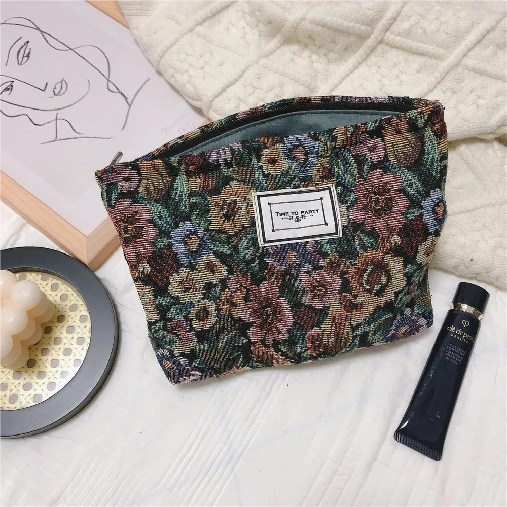 Women Canvas Cosmetic Bag Jacquard Fabric Toiletry case Large Floral Makeup Necesserie Organizer Beauty Travel Pouch
Women Canvas Cosmetic Bag Jacquard Fabric Toiletry case Large Floral Makeup Necesserie Organizer Beauty Travel Pouch