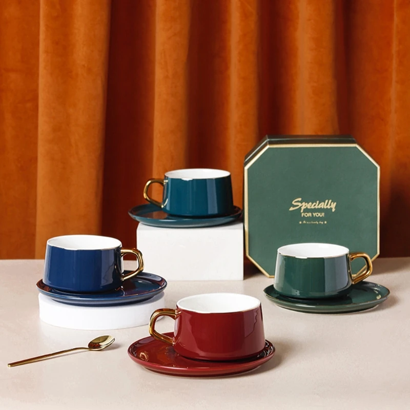 

Нежная керамическая кофейная кружка в европейском стиле, чайная чашка с ложкой и блюдцем, роскошный подарочный набор в стиле ретро для дома ...