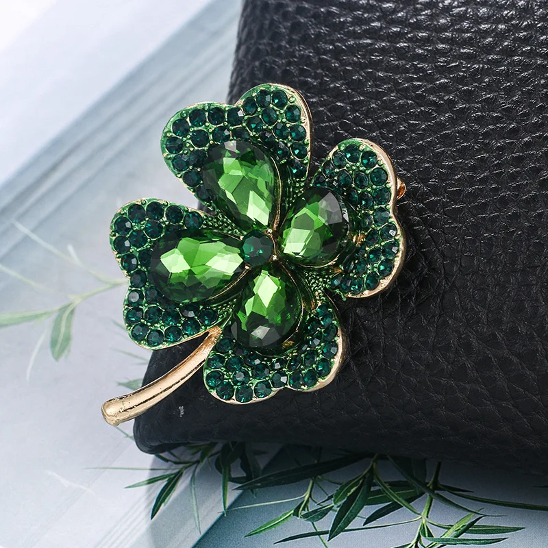 

CINDY XIANG New Rhinestone Flower Brooches For Women Girls Simple Design Fashion Crystal Jewelry Wedding Pin And Broches