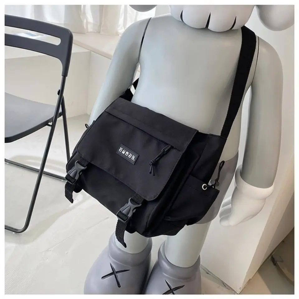 Nylon Bag Waterproof Crossbody Women Bag Fashion Teenager Student Schoolbag Shoulder Bag Unisex Casual Locomotive Bag Travel Bag
Nylon Bag Waterproof Crossbody Women Bag Fashion Teenager Student Schoolbag Shoulder Bag Unisex Casual Locomotive Bag Travel Bag