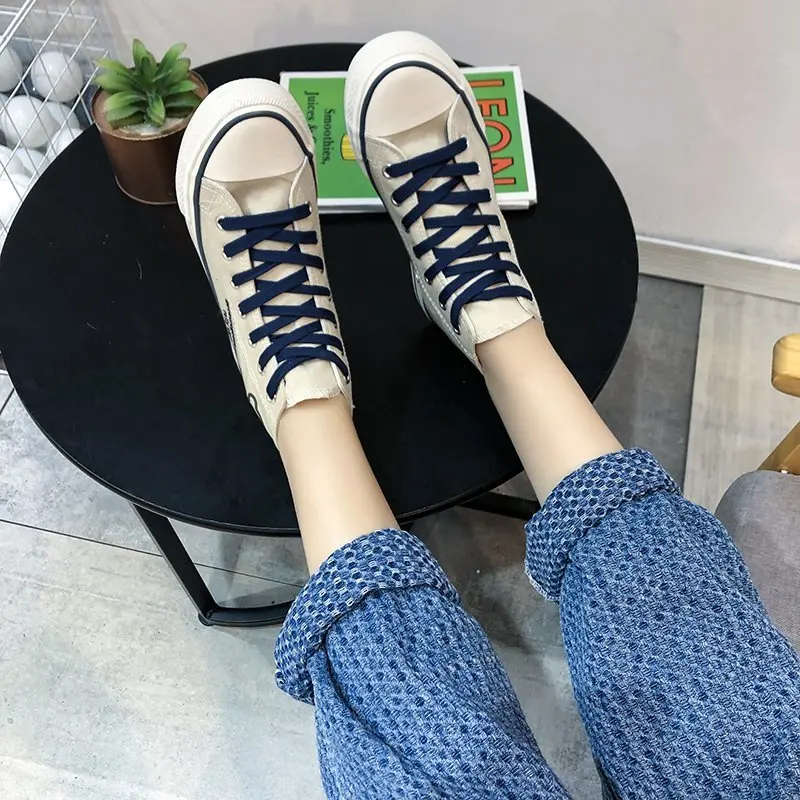 Men Women Shoes Summer Fashion Korean Style Couple Canvas Zapato Casual Outdoor Lace-Up Skateboard Scarpa Zapatillas Mujer D3
Men Women Shoes Summer Fashion Korean Style Couple Canvas Zapato Casual Outdoor Lace-Up Skateboard Scarpa Zapatillas Mujer D3