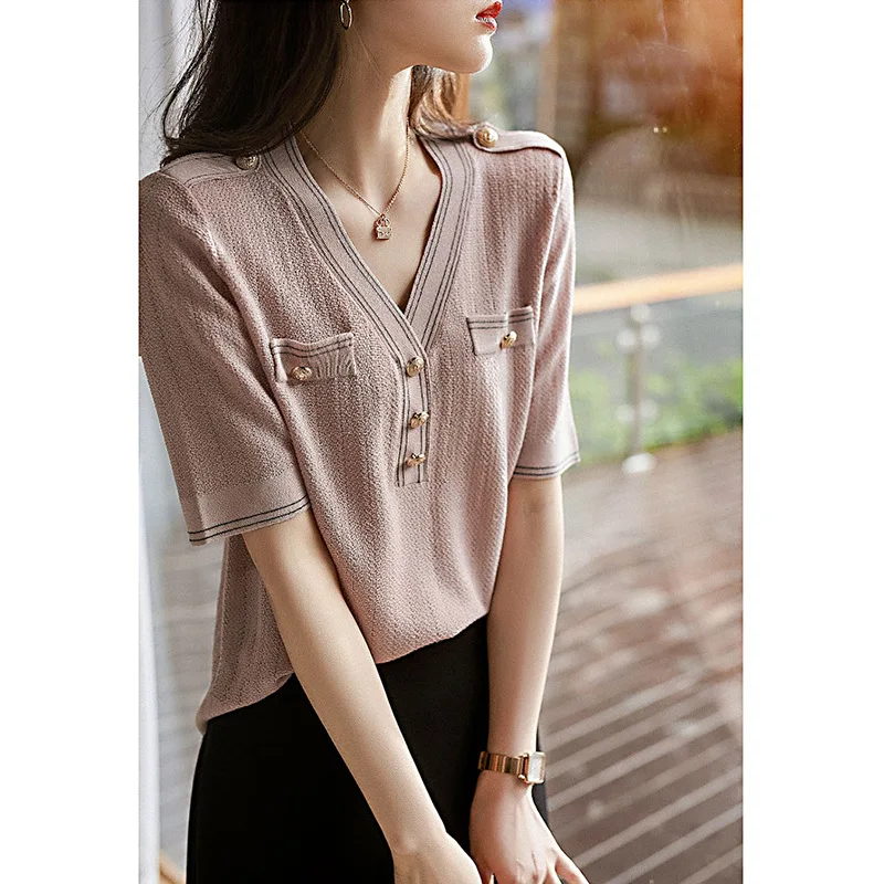 New Summer Cool Silk Knitted Women Sweater Pullover V Neck Short Sleeve Fashion Buttons Thin Stripe Ladies Loose Tops 2021
New Summer Cool Silk Knitted Women Sweater Pullover V Neck Short Sleeve Fashion Buttons Thin Stripe Ladies Loose Tops 2021