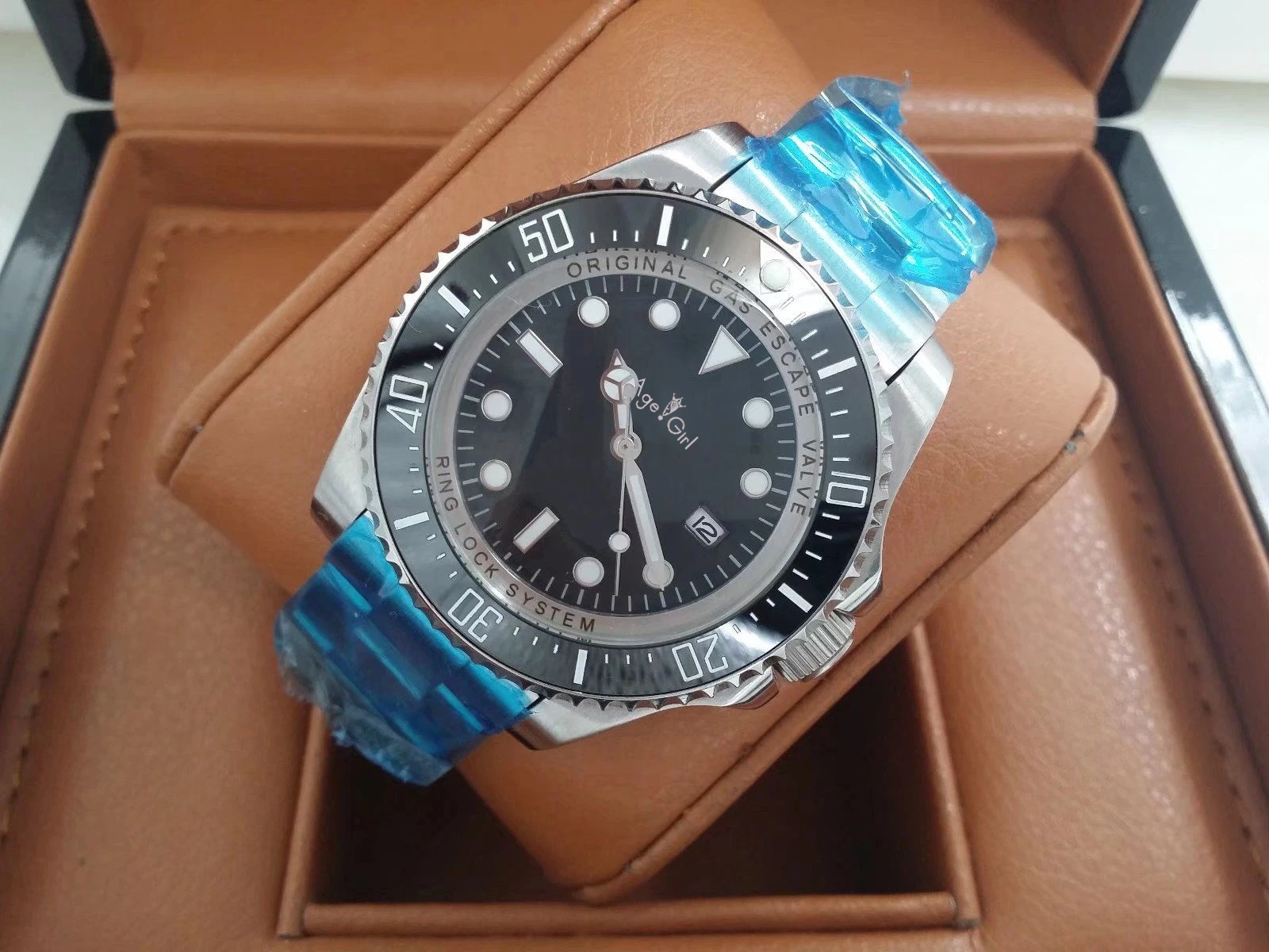 Classic New Men Watches Stainless Steel Automatic Mechanical Gradient Black Blue Sapphire Cystal Ceramic Bezel Heavy 44mm
Classic New Men Watches Stainless Steel Automatic Mechanical Gradient Black Blue Sapphire Cystal Ceramic Bezel Heavy 44mm