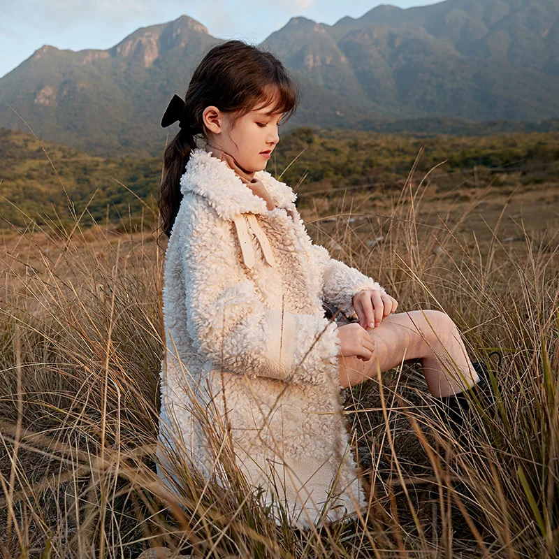 Women's Fashion Leisure Long-sleeved Jacket Autumn Winter New Style Korean Mid-length Children's Clothing Western Lamb Wool
Women's Fashion Leisure Long-sleeved Jacket Autumn Winter New Style Korean Mid-length Children's Clothing Western Lamb Wool