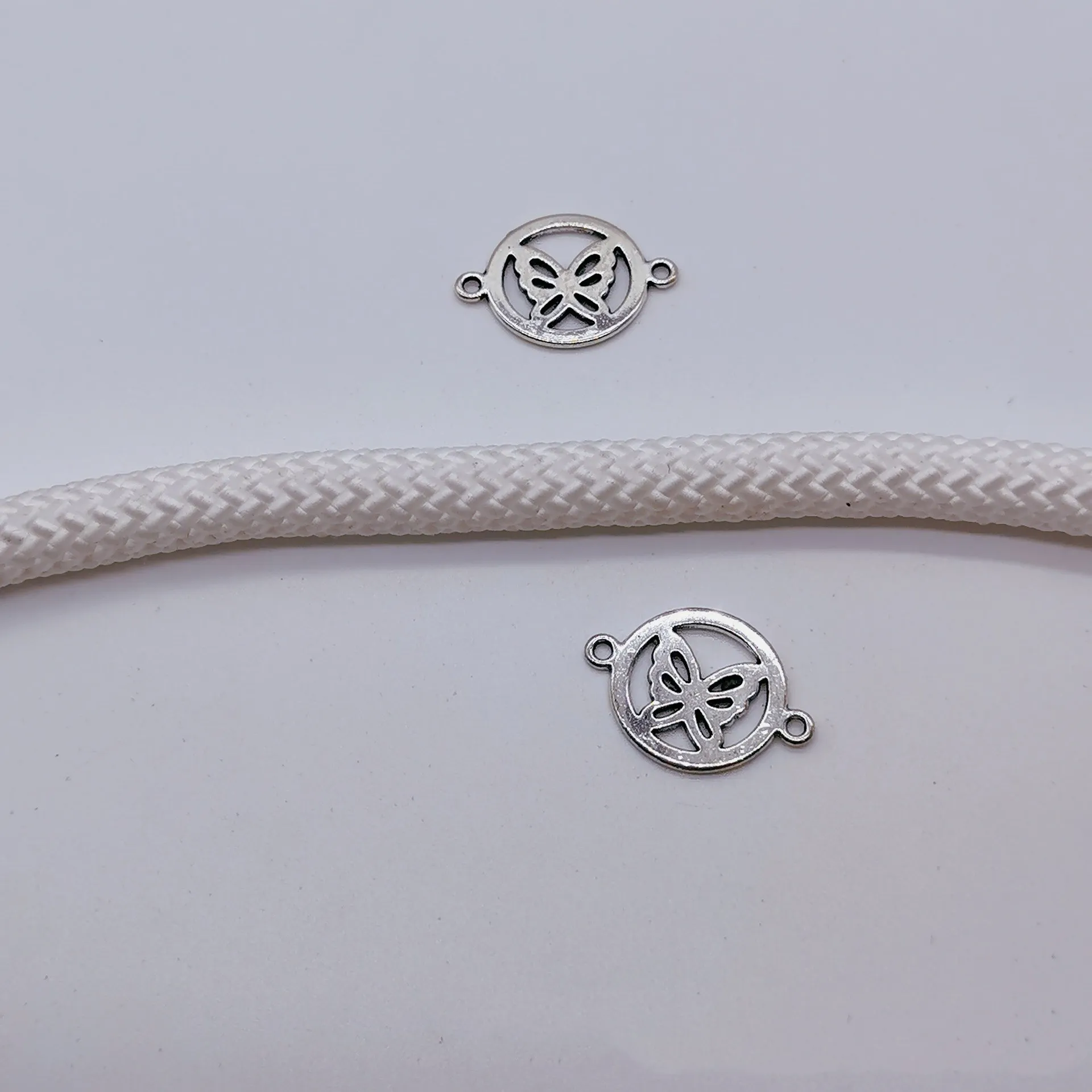 10pcs 14*20mm Silver Pendant Butterfly Double Hanging Connector Metal Fashion Jewelry DIY Bracelet Necklaces Alloy Accessories
10pcs 14*20mm Silver Pendant Butterfly Double Hanging Connector Metal Fashion Jewelry DIY Bracelet Necklaces Alloy Accessories