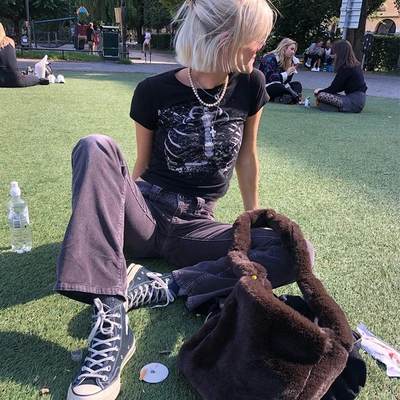 Hand-Painted Gothic Grunge Printed Summer Short Sleeve Women's T-Shirt For Girls 2021Punk O-NeckY2k Crop Top Fashion Tee Shirt
Hand-Painted Gothic Grunge Printed Summer Short Sleeve Women's T-Shirt For Girls 2021Punk O-NeckY2k Crop Top Fashion Tee Shirt