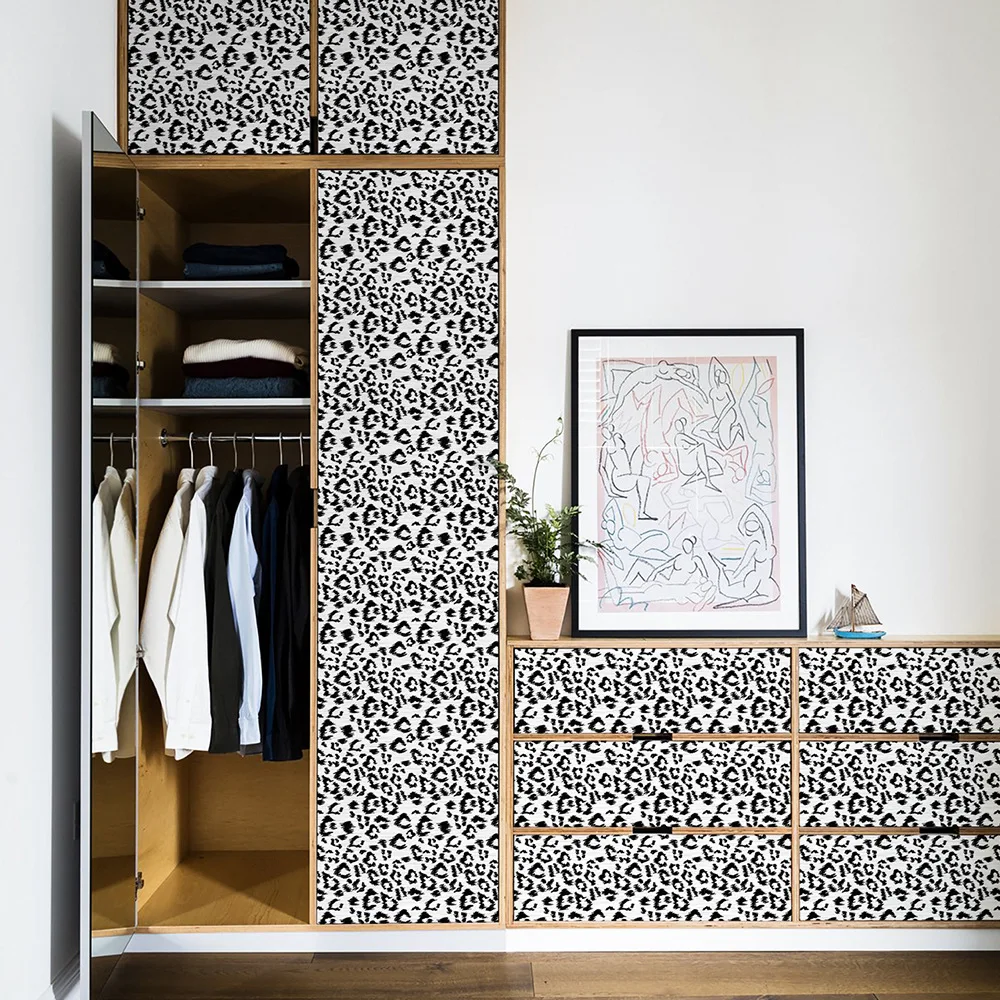 Самоклеящиеся обои с леопардовым принтом, настенные черно-белые наклейки для спальни, индивидуальное украшение
Самоклеящиеся обои с леопардовым принтом, настенные черно-белые наклейки для спальни, индивидуальное украшение